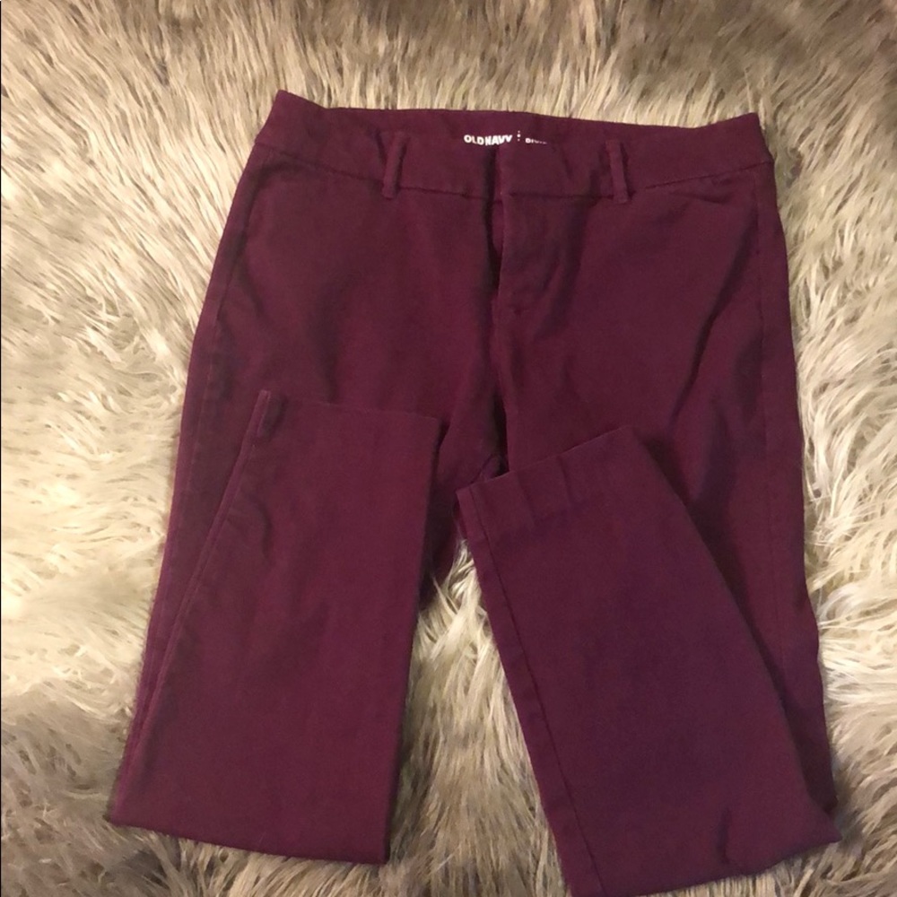 Old navy burgundy pants. Size:6